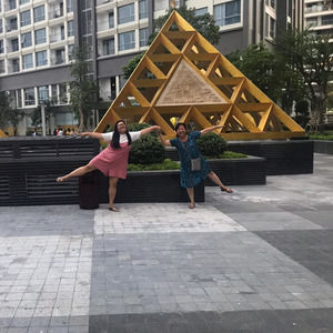 Meet your Posher, Hong